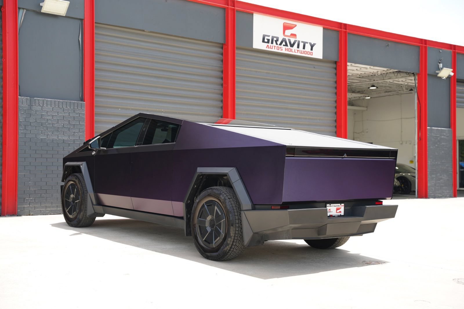 Used 2024 Tesla Cybertruck AWD Crew Cab image 13