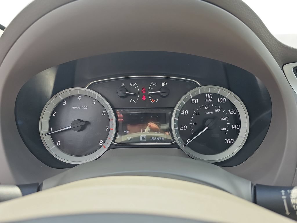Used 2013 Nissan Sentra SL w/ Leather Pkg FWD image 18