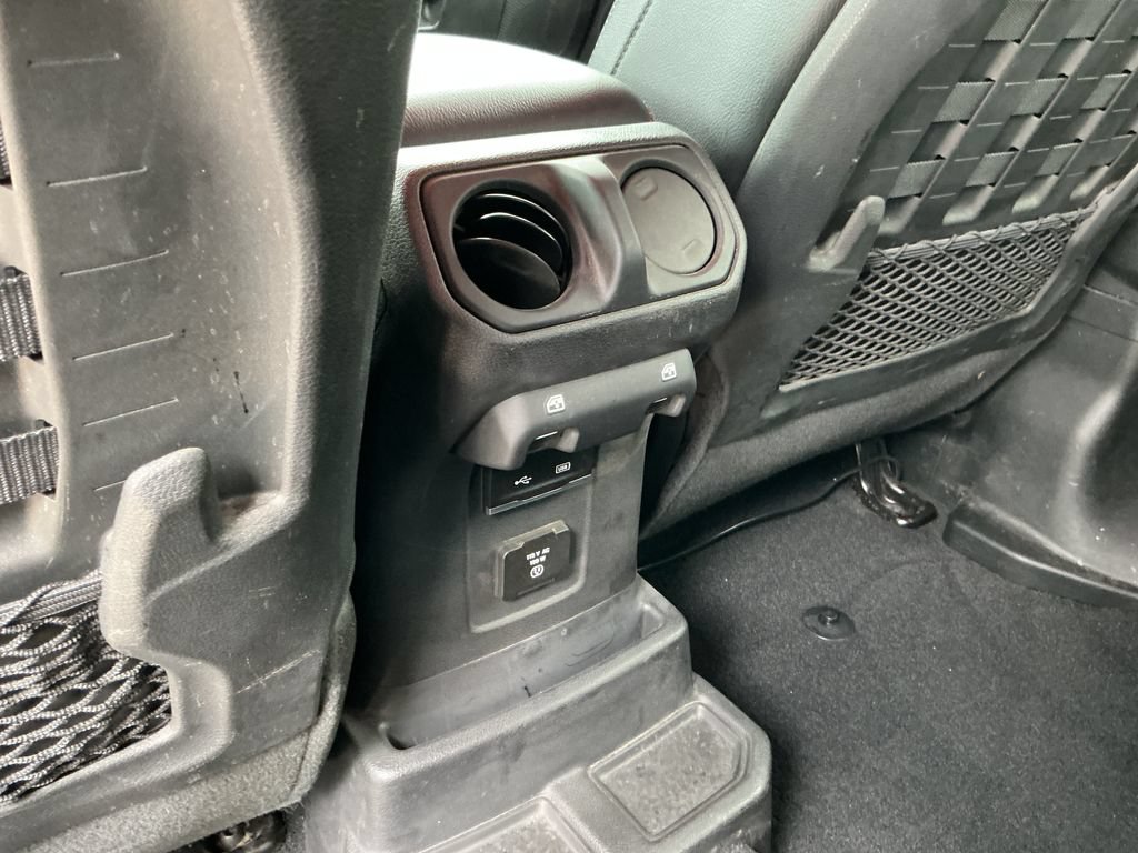 Used 2018 Jeep Wrangler Unlimited Rubicon AWD/4WD image 27
