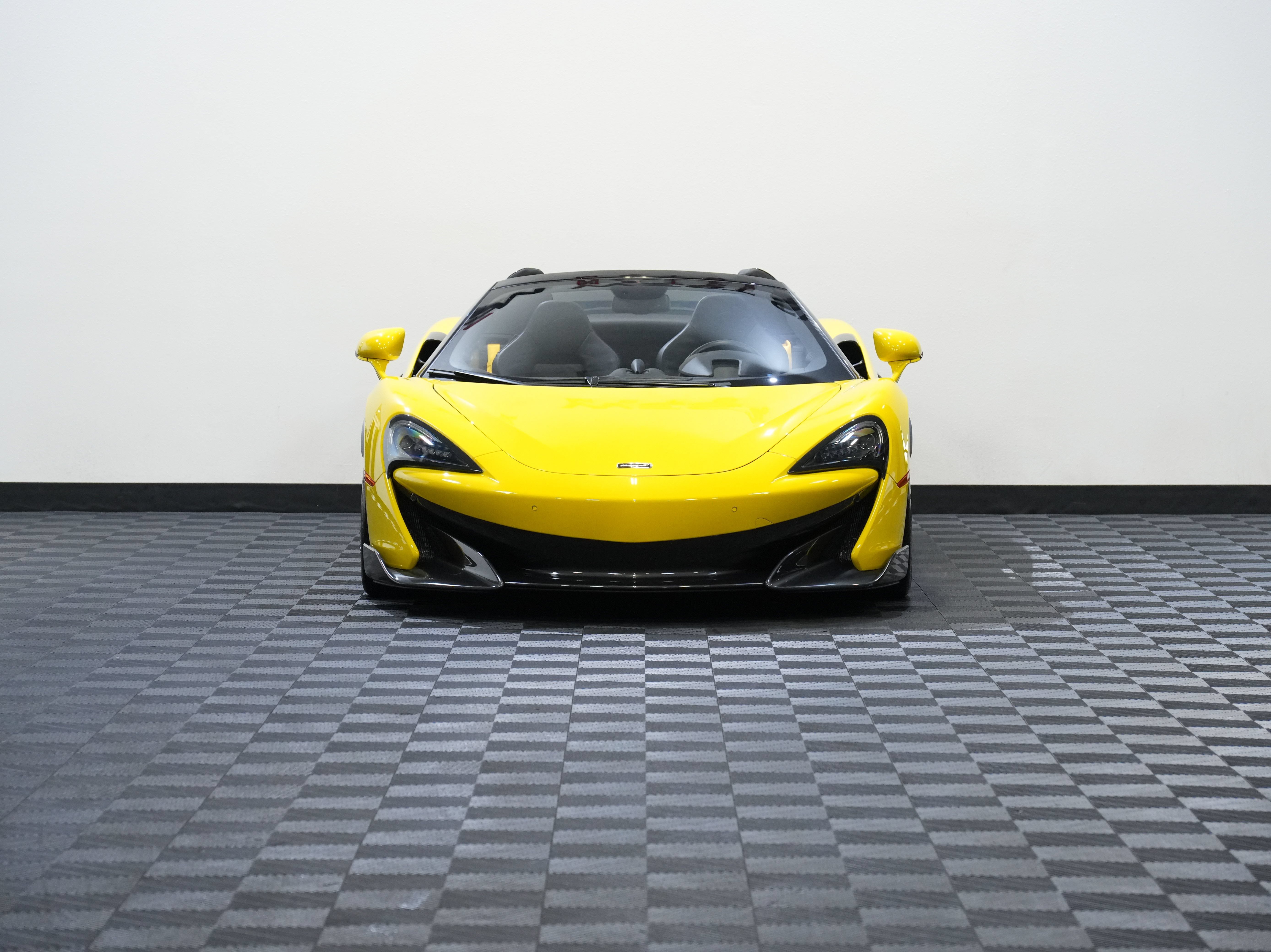 Used 2020 McLaren 600LT Spider RWD image 4