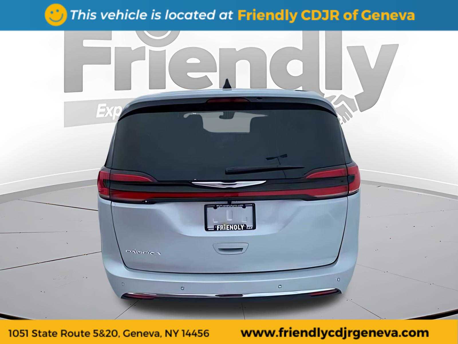 New 2026 Chrysler Pacifica Select image 6