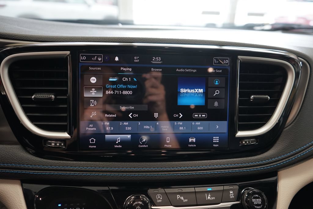 Used 2021 Chrysler Pacifica Touring-L w/ Uconnect Theater Family Group AWD/4WD image 37