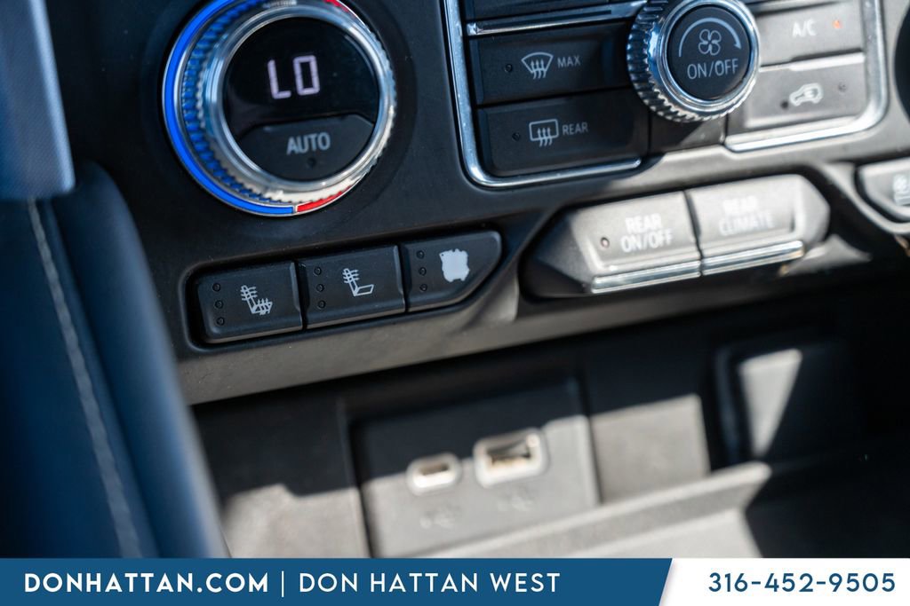 Used 2023 GMC Yukon XL SLT AWD/4WD image 12