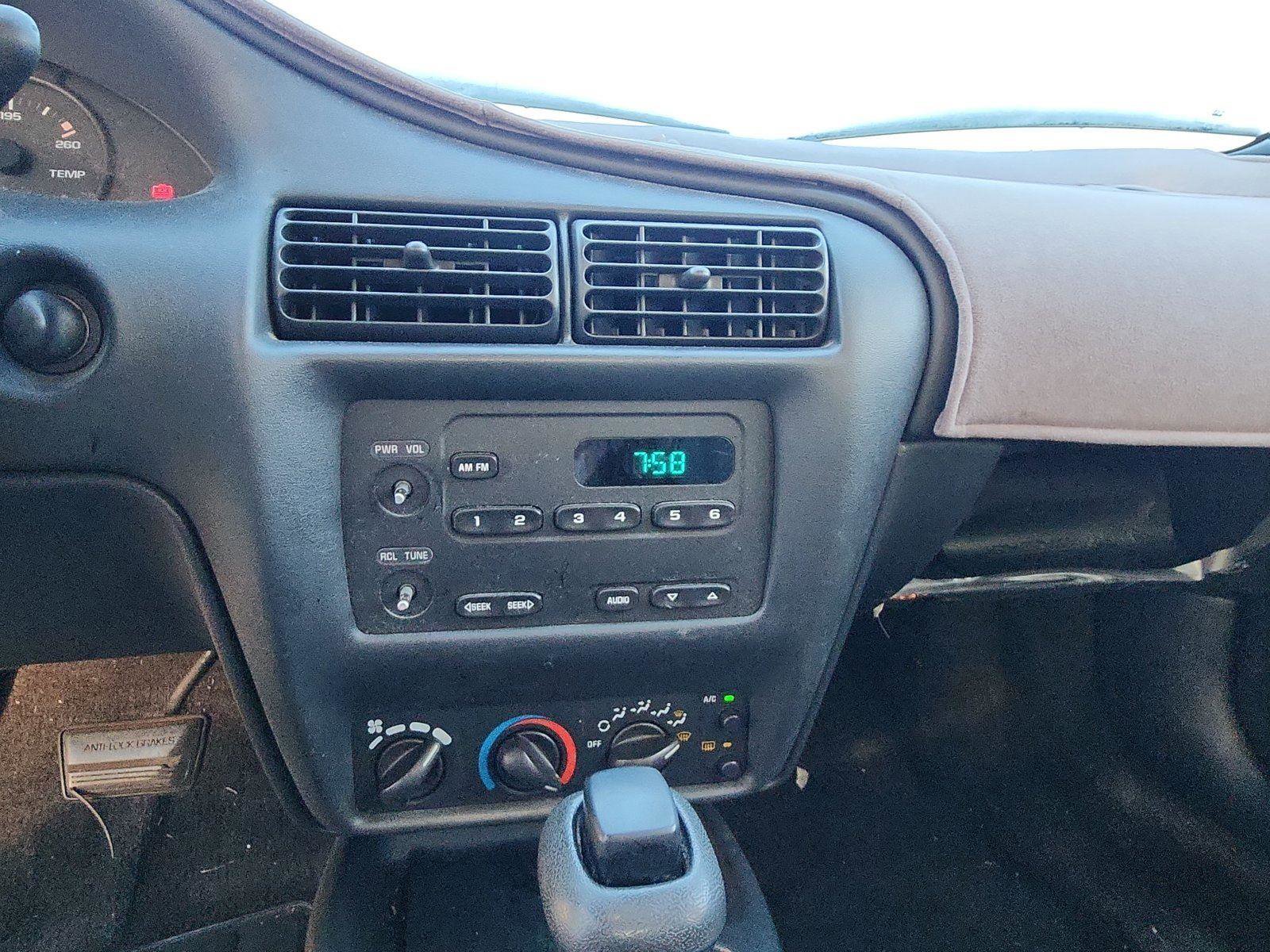 Used 2001 Chevrolet Cavalier Sedan image 12