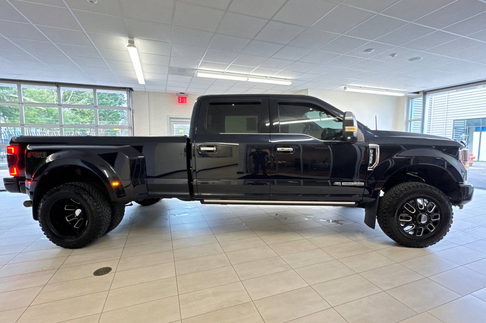 Used 2022 Ford F350 Platinum image 3