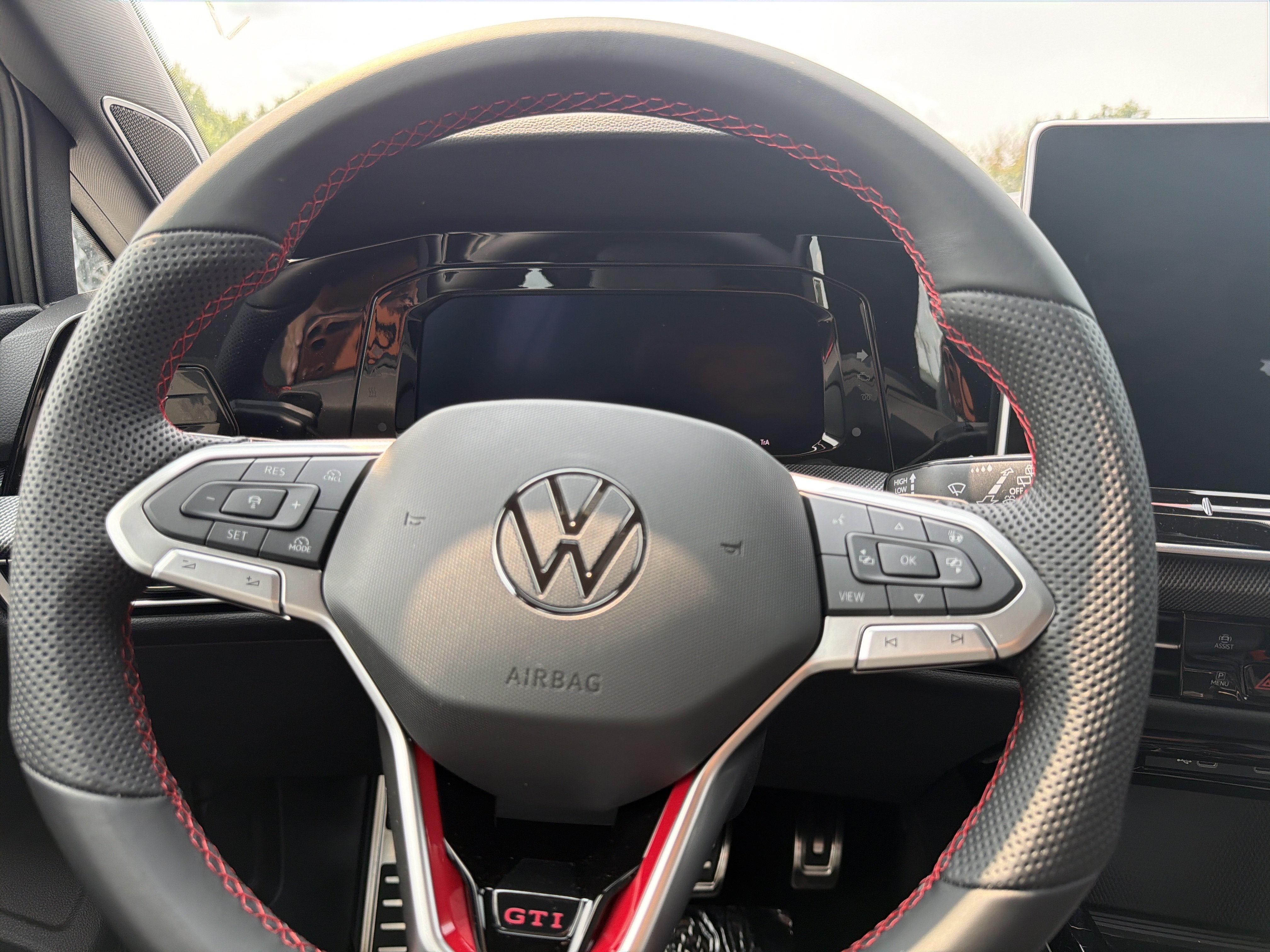 New 2026 Volkswagen GTI SE FWD image 12