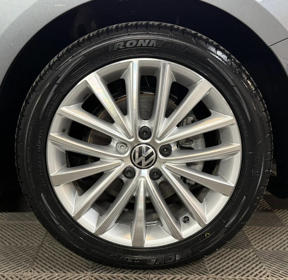 Used 2012 Volkswagen Jetta SEL image 23