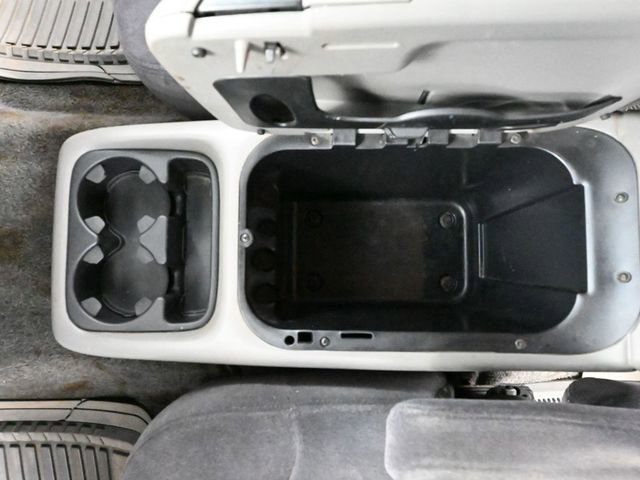 Used 2002 Chevrolet Suburban LS image 29