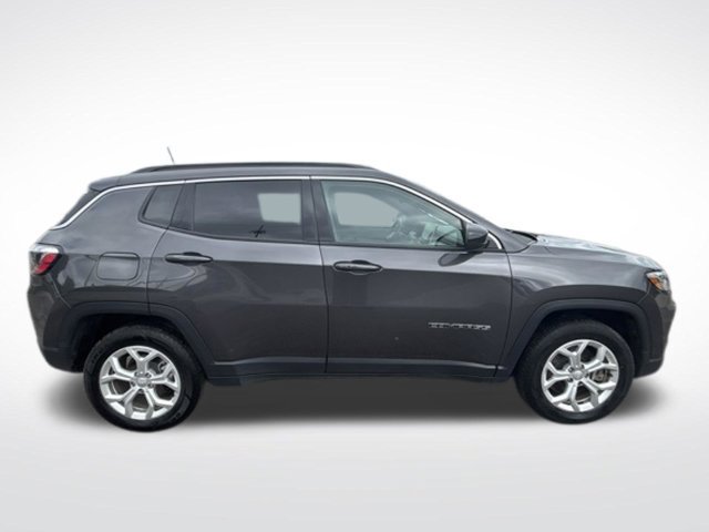 Used 2024 Jeep Compass Latitude AWD/4WD image 6