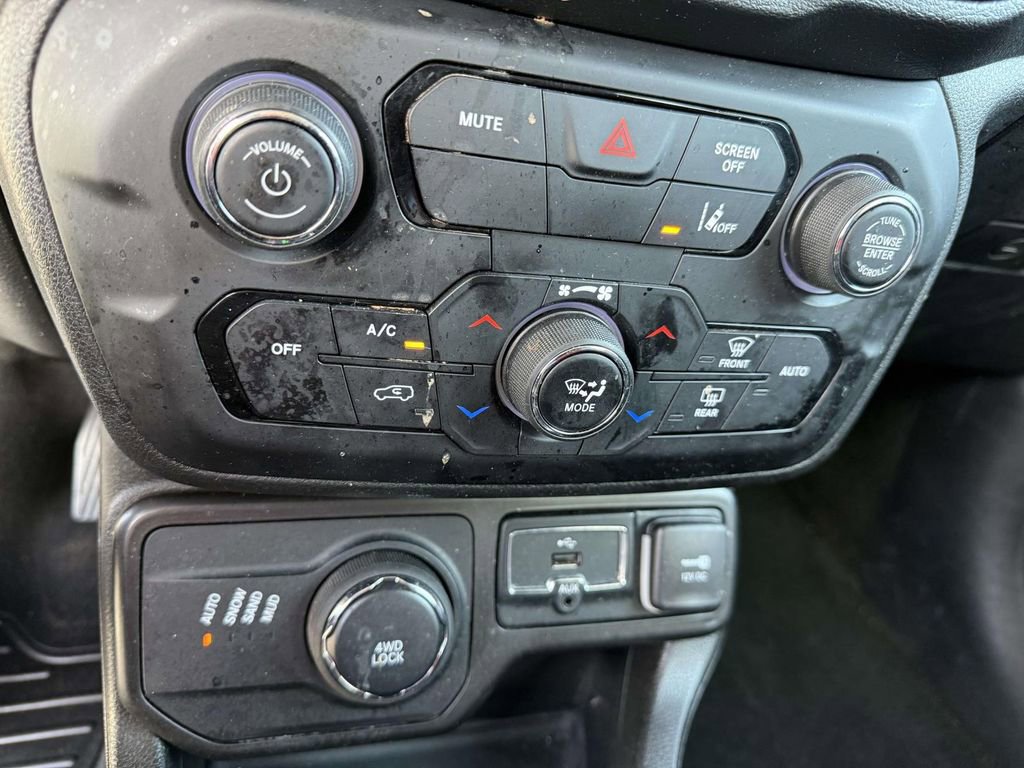 Used 2022 Jeep Renegade Sport w/ Sport Appearance Group image 21