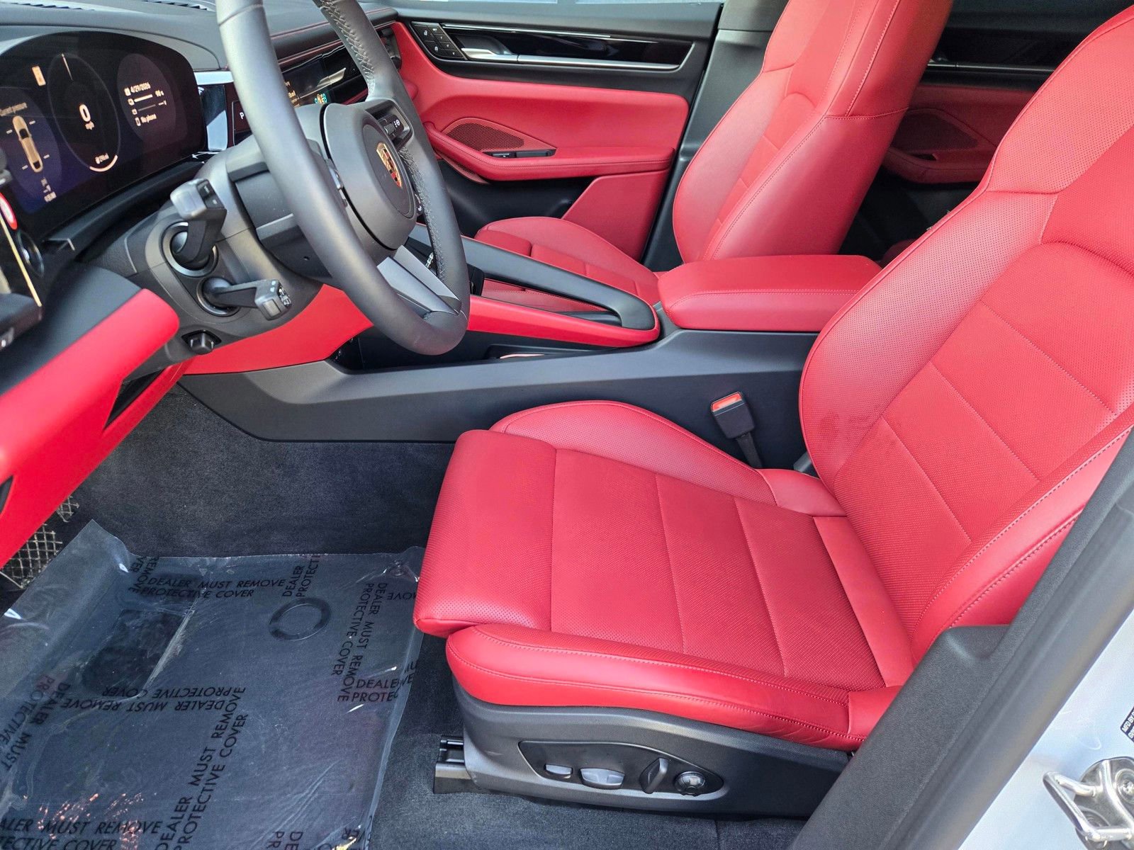Certified 2025 Porsche Macan 4 Electric AWD/4WD image 25