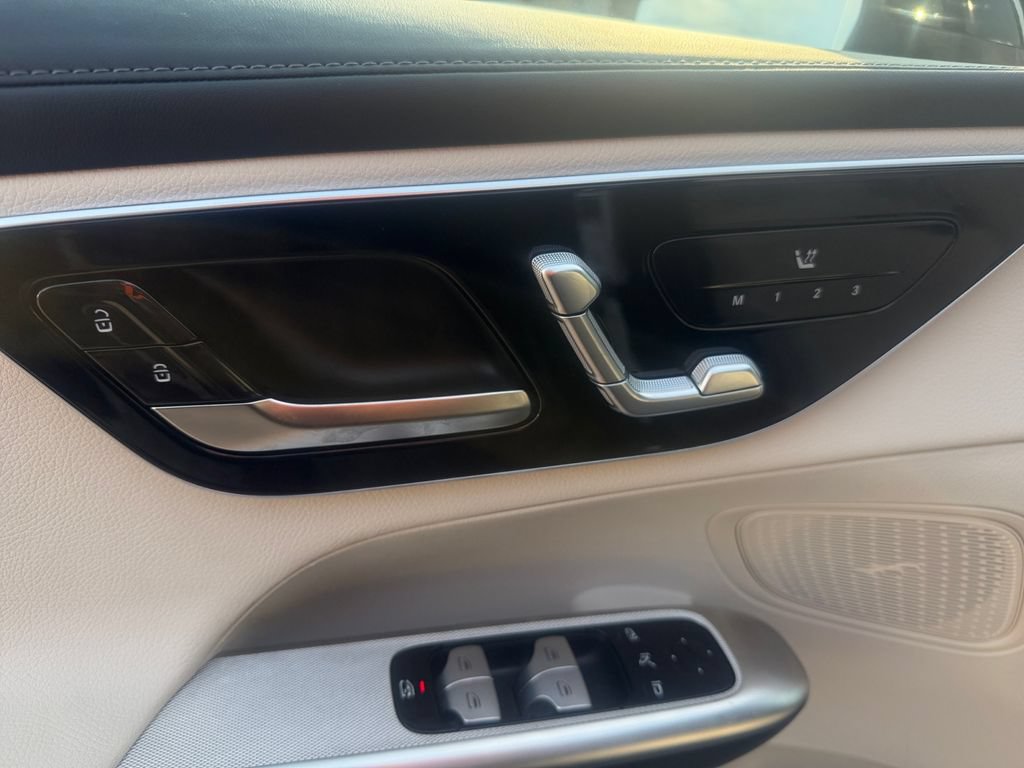 Used 2024 Mercedes-Benz GLC 300 image 22