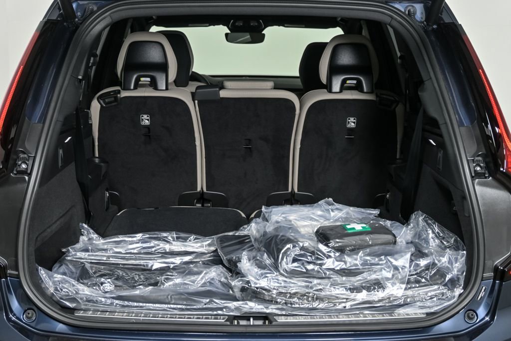 Used 2026 Volvo XC90 B6 Plus w/ Protection Package Premier image 33