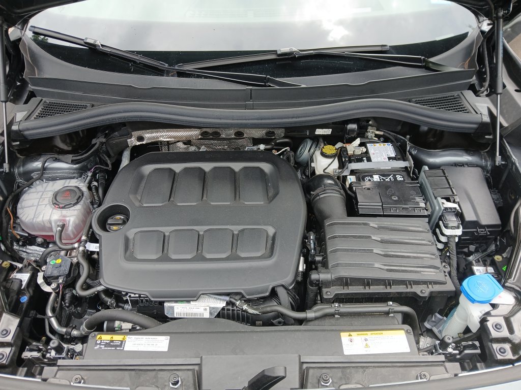 Used 2026 Volkswagen Tiguan SE R-Line FWD image 22