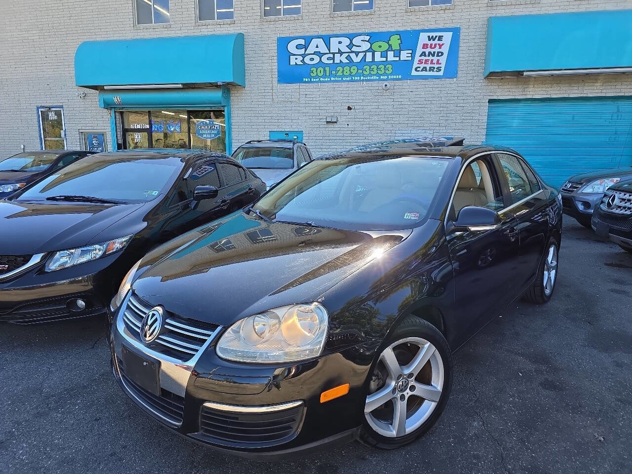 Used 2009 Volkswagen Jetta SEL FWD image 2