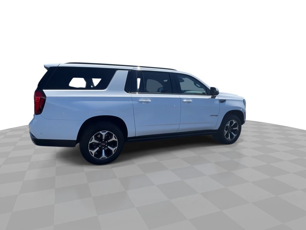 Used 2025 GMC Yukon XL AT4 w/ AT4 Premium Package AWD/4WD image 8