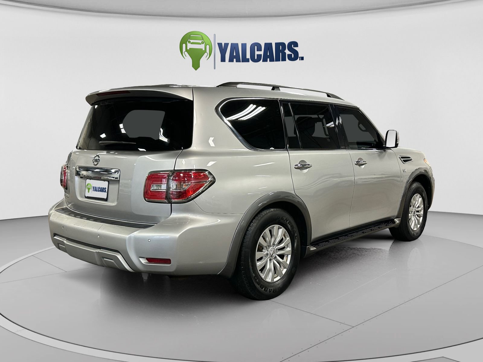 Used 2017 Nissan Armada SV image 5