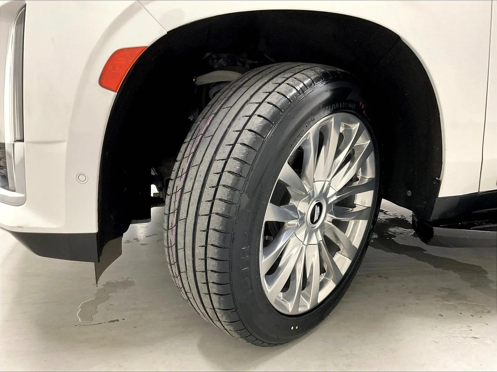 Used 2023 Cadillac Escalade ESV Premium Luxury w/ Performance Package AWD/4WD image 50