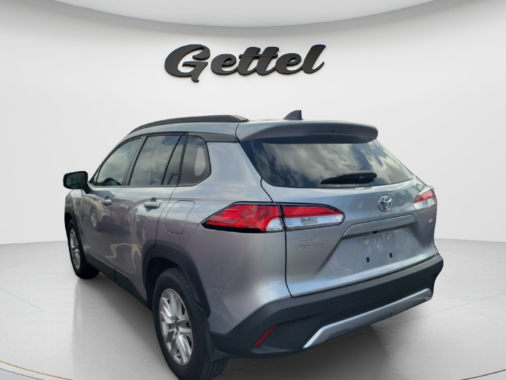 Used 2025 Toyota Corolla Cross LE FWD image 6