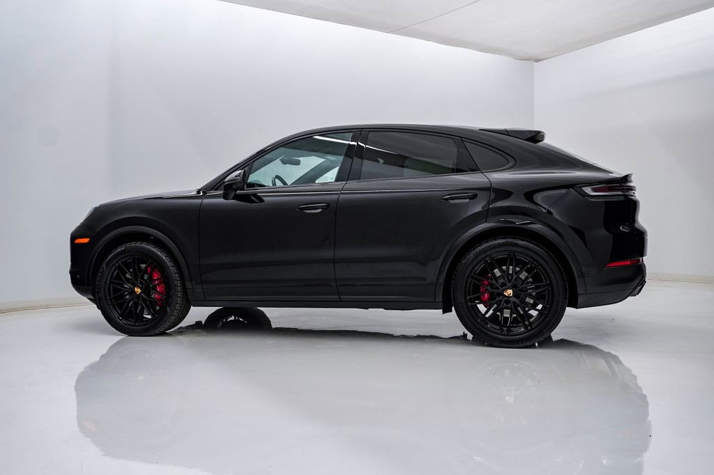 Certified 2024 Porsche Cayenne S AWD/4WD image 2