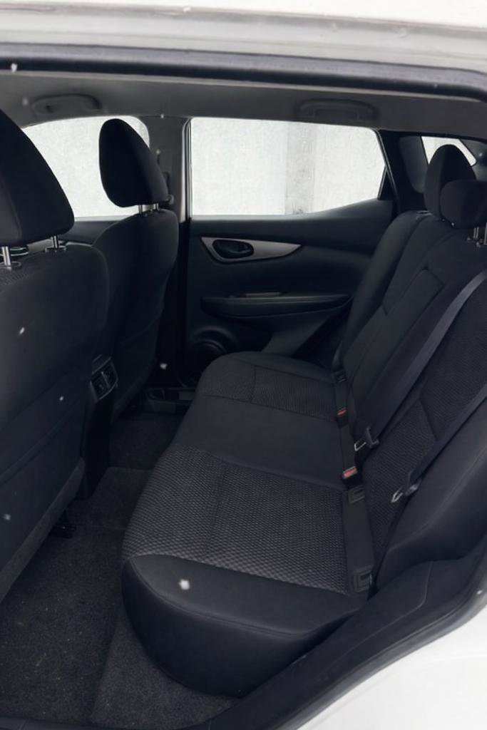 Used 2019 Nissan Rogue Sport S image 4