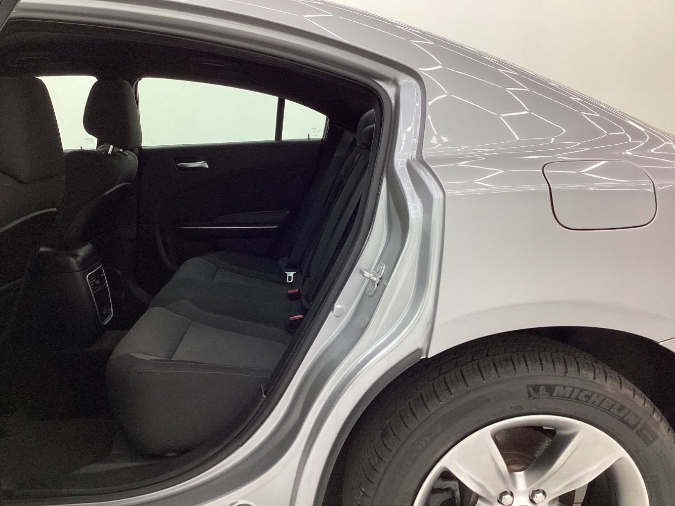 Used 2015 Dodge Charger SXT RWD image 20