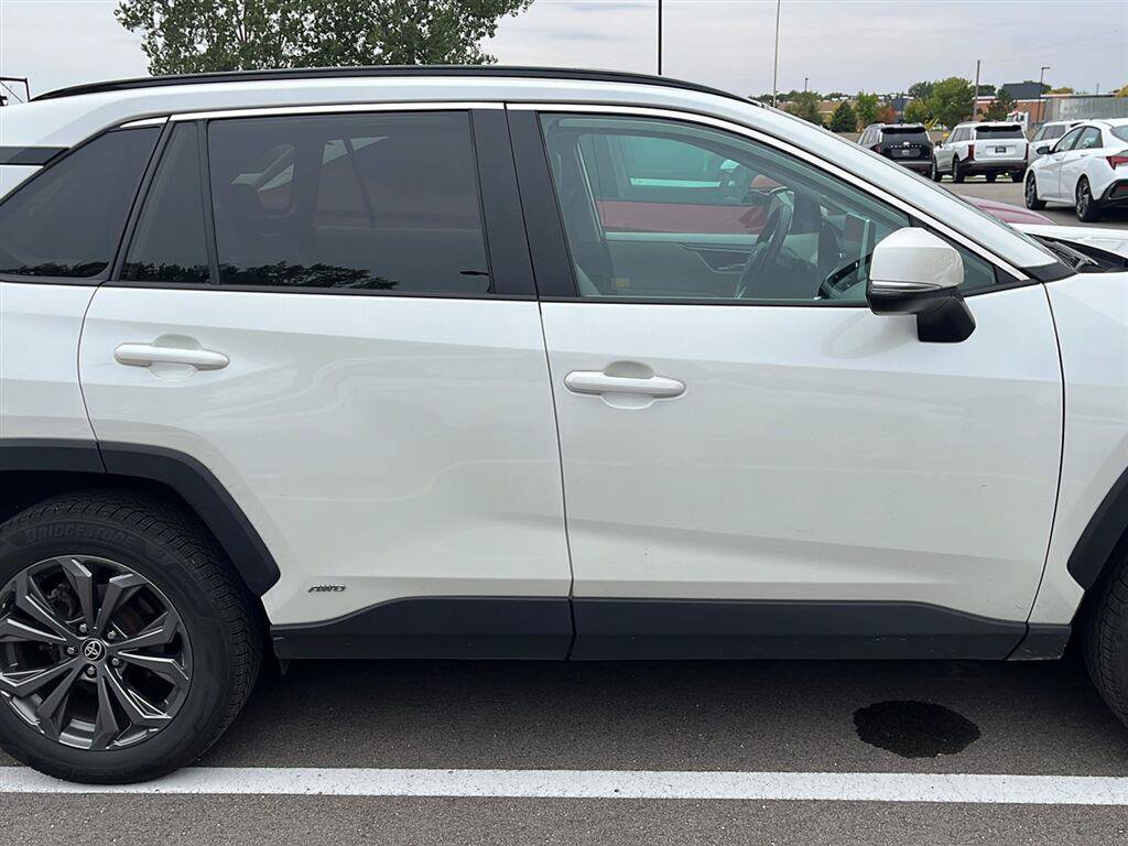Used 2022 Toyota RAV4 XLE Premium AWD/4WD image 11