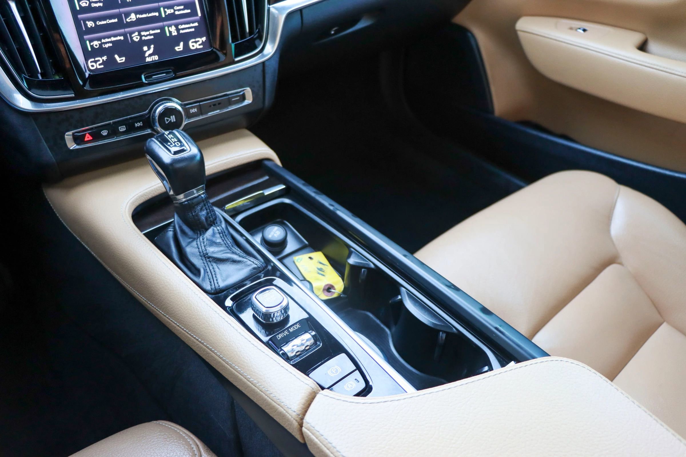 Used 2019 Volvo S90 T6 Momentum image 43