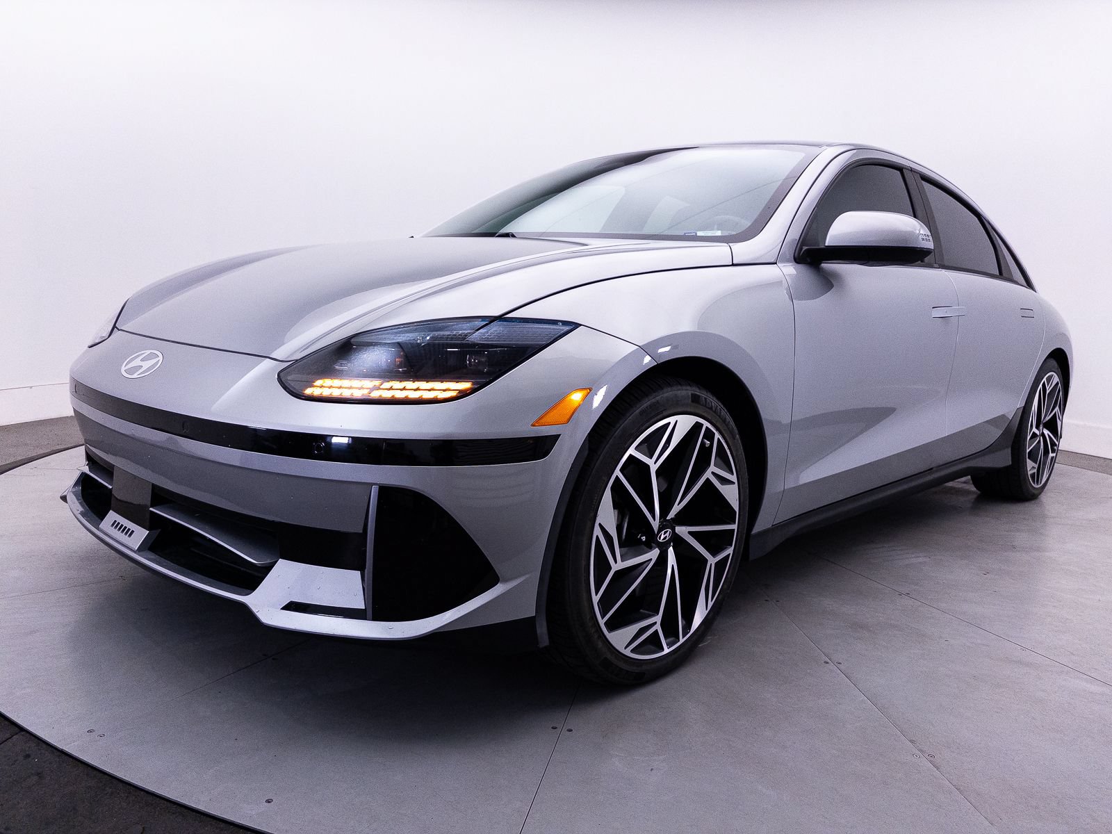 Used 2023 Hyundai Ioniq 6 SEL RWD image 14
