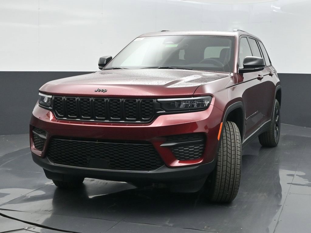 New 2025 Jeep Grand Cherokee Altitude image 3
