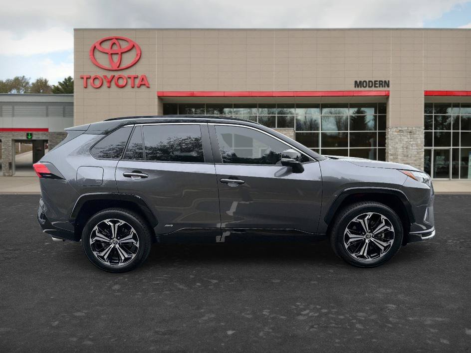 Used 2025 Toyota RAV4 XSE w/ Premium Package AWD/4WD image 4