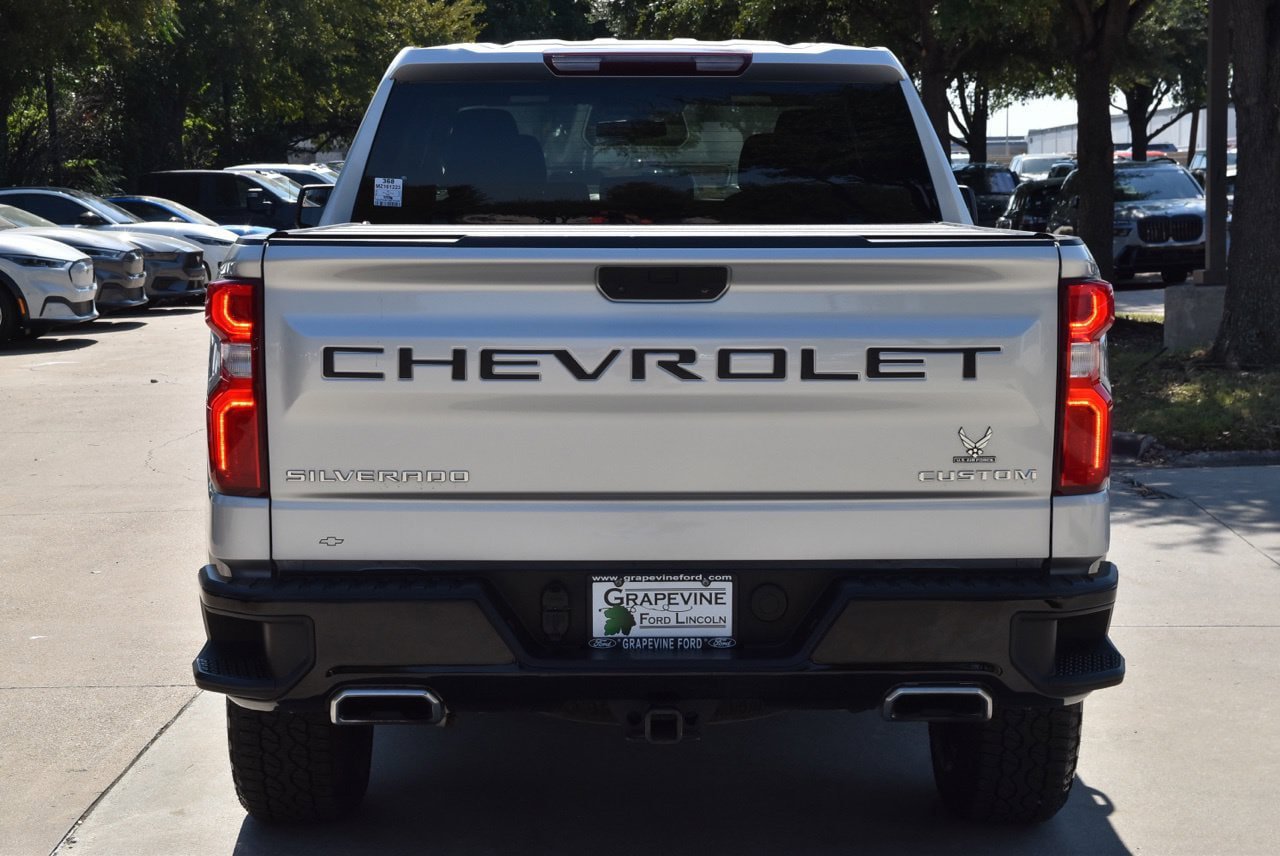 Used 2021 Chevrolet Silverado 1500 Custom Trail Boss AWD/4WD image 9
