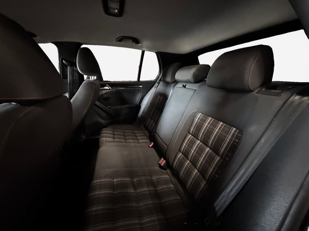Used 2012 Volkswagen Golf 4-Door FWD image 12