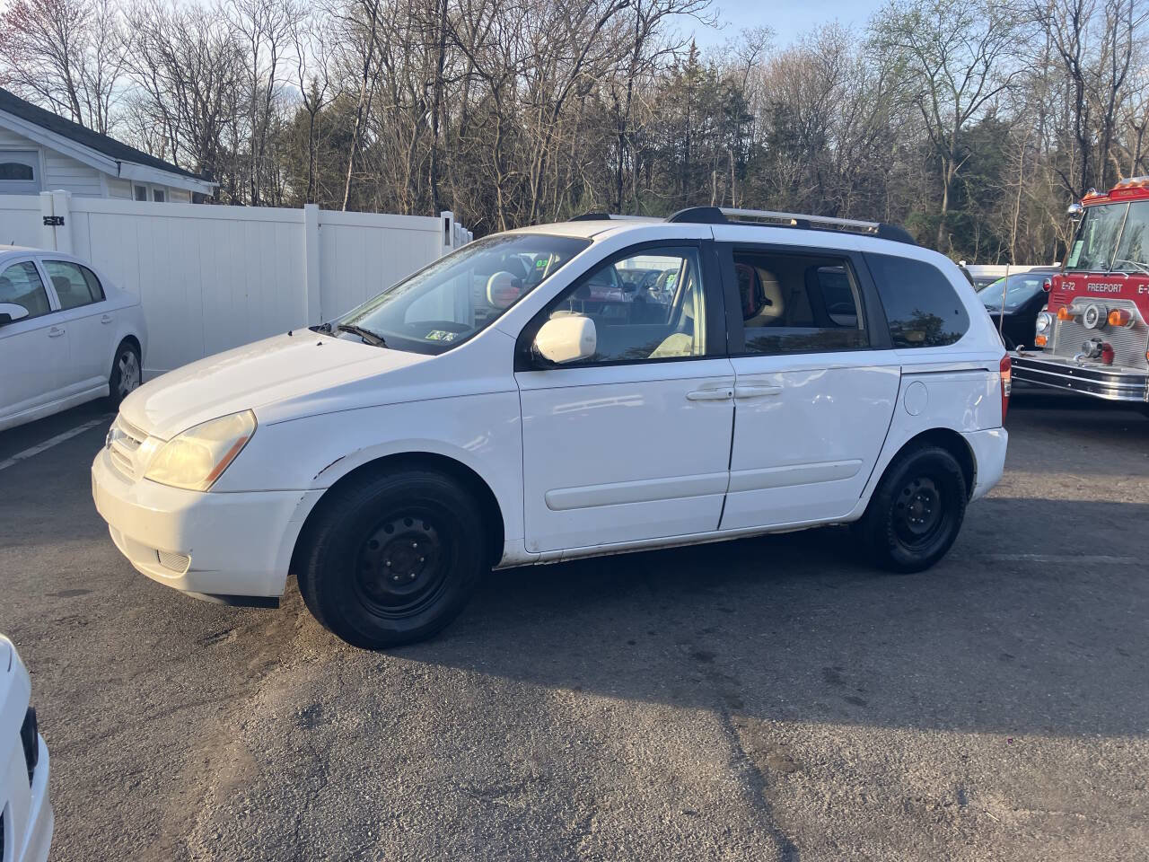 Used 2008 Kia Sedona w/ Convenience Pkg image 3