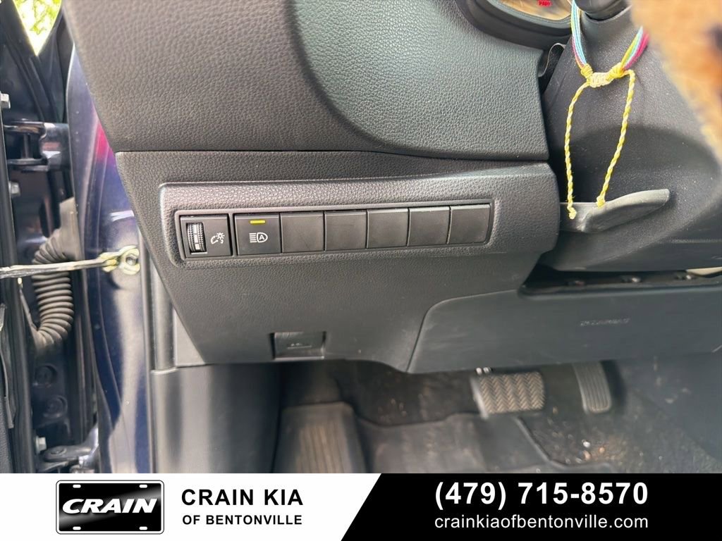 Used 2020 Toyota Corolla SE w/ Body Protection Package image 21