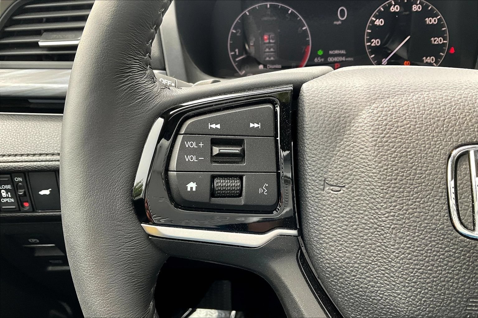 Used 2026 Honda Odyssey Elite image 11