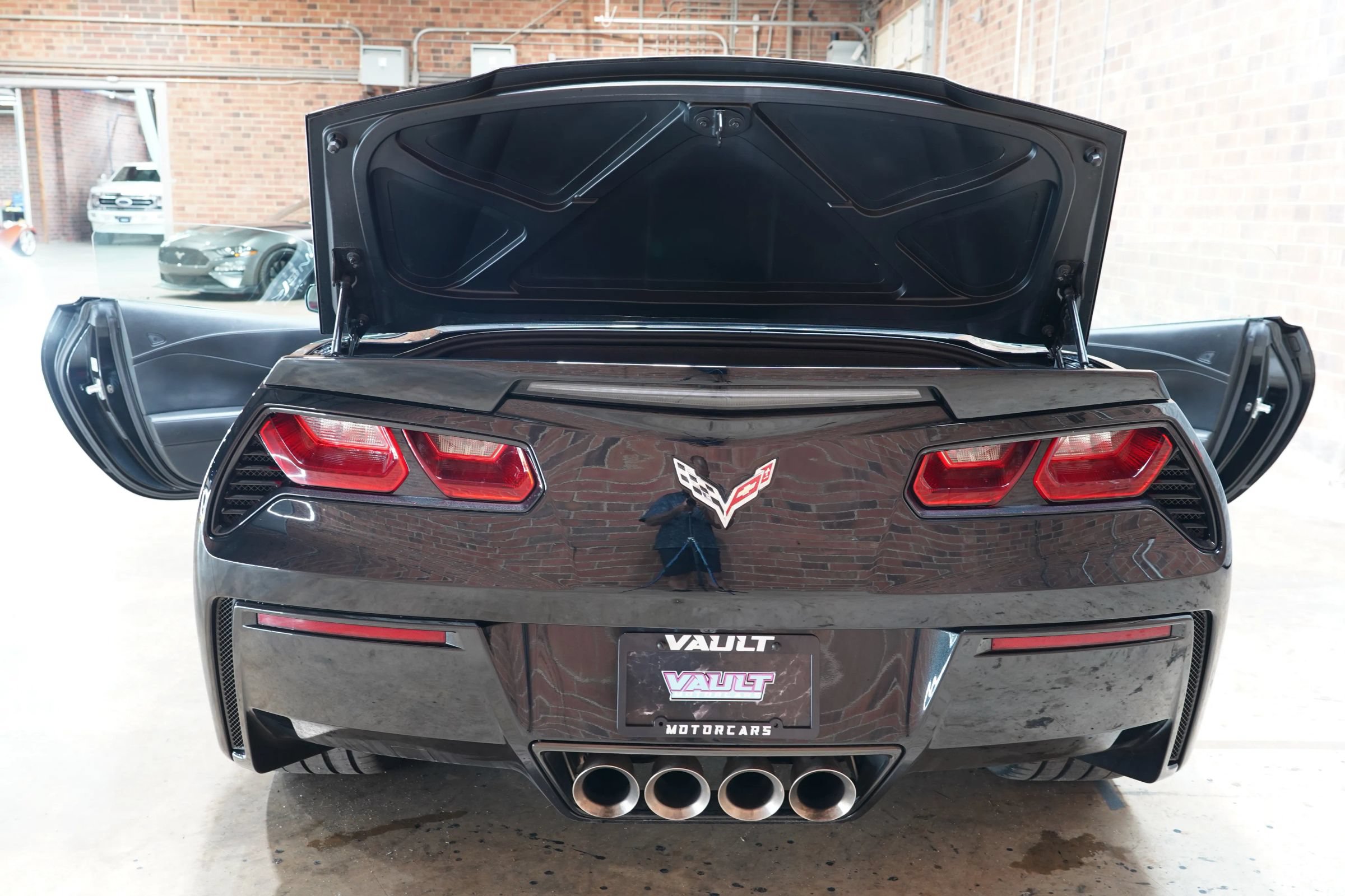 Used 2014 Chevrolet Corvette Stingray Convertible w/ 3LT Preferred Equipment Group RWD image 32