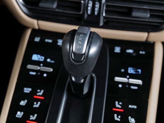 Certified 2023 Porsche Macan 2.0L I4 Turbocharged image 17
