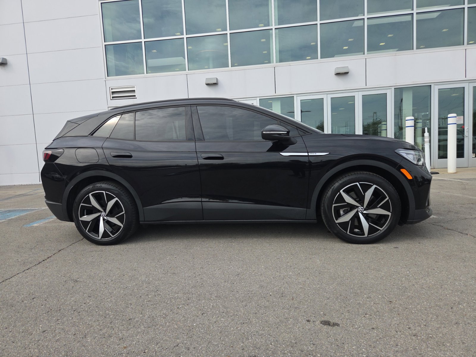 Used 2023 Volkswagen ID.4 Pro S RWD image 2