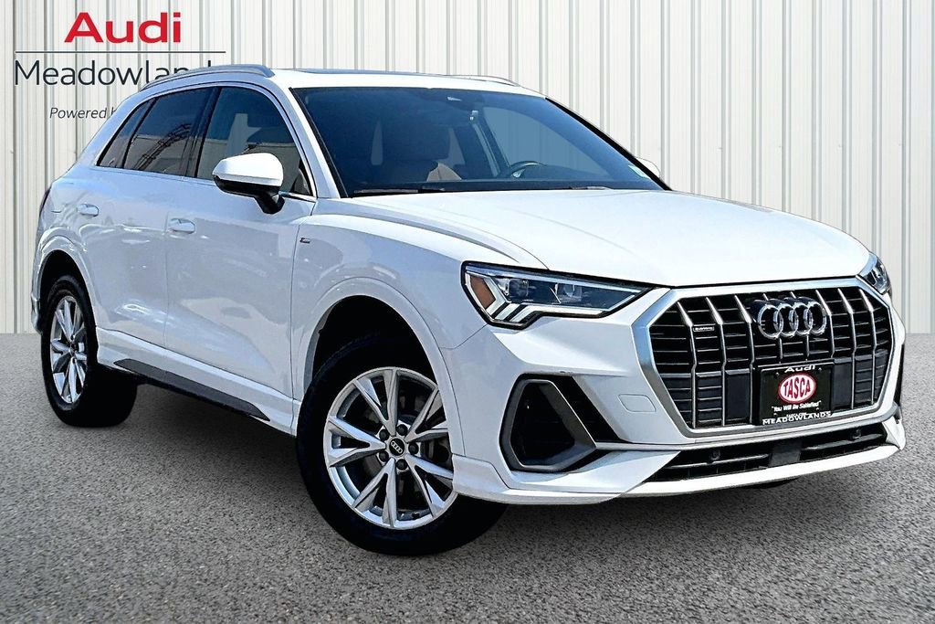 Used 2023 Audi Q3 2.0T Premium w/ Convenience Package AWD/4WD image 3