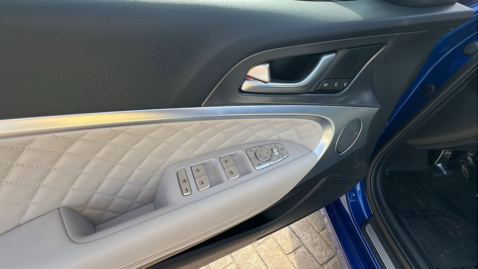 Used 2024 Genesis G70 3.3T Advanced w/ Sport Prestige Package image 15