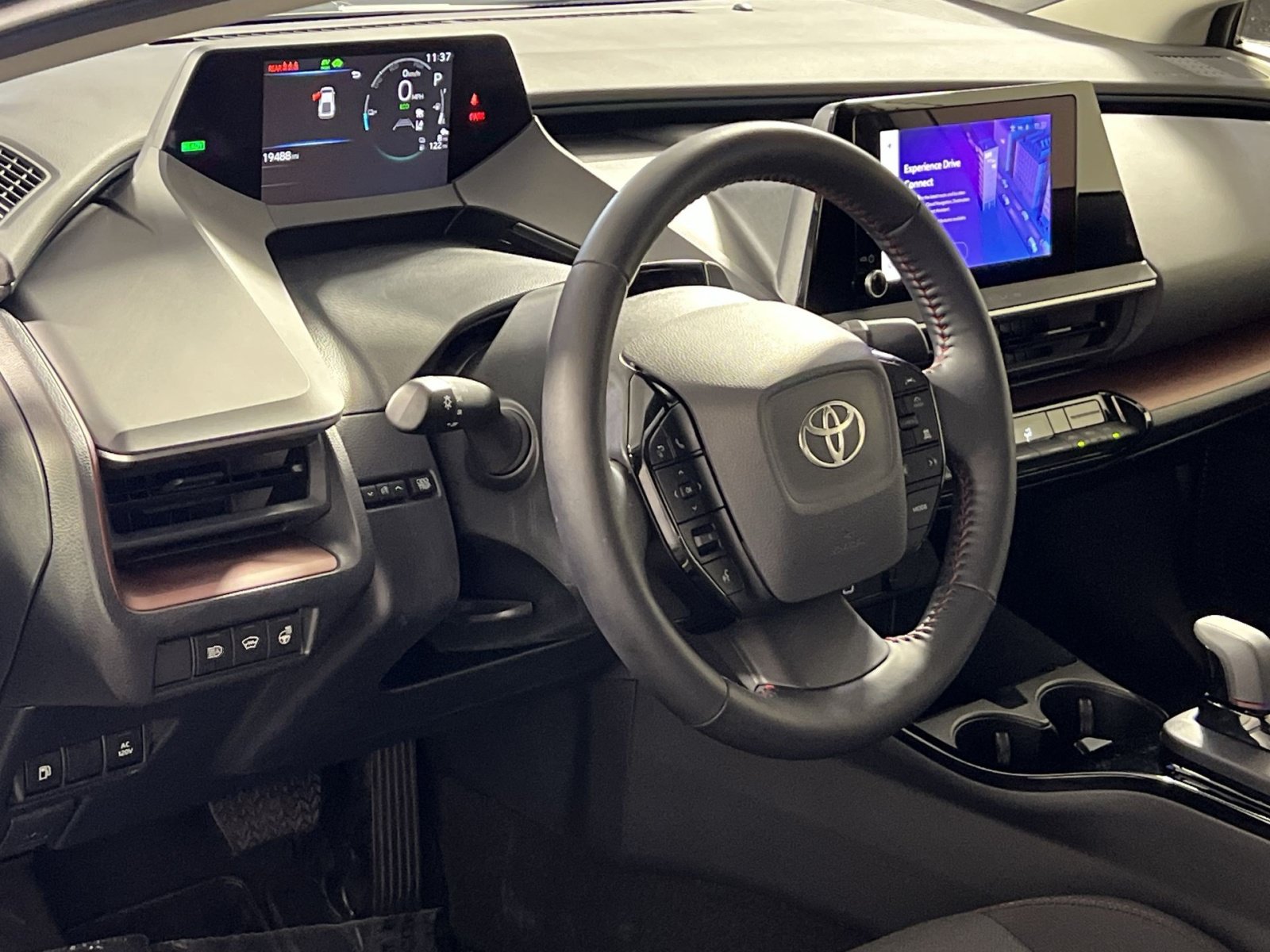 Used 2023 Toyota Prius Prime FWD image 17