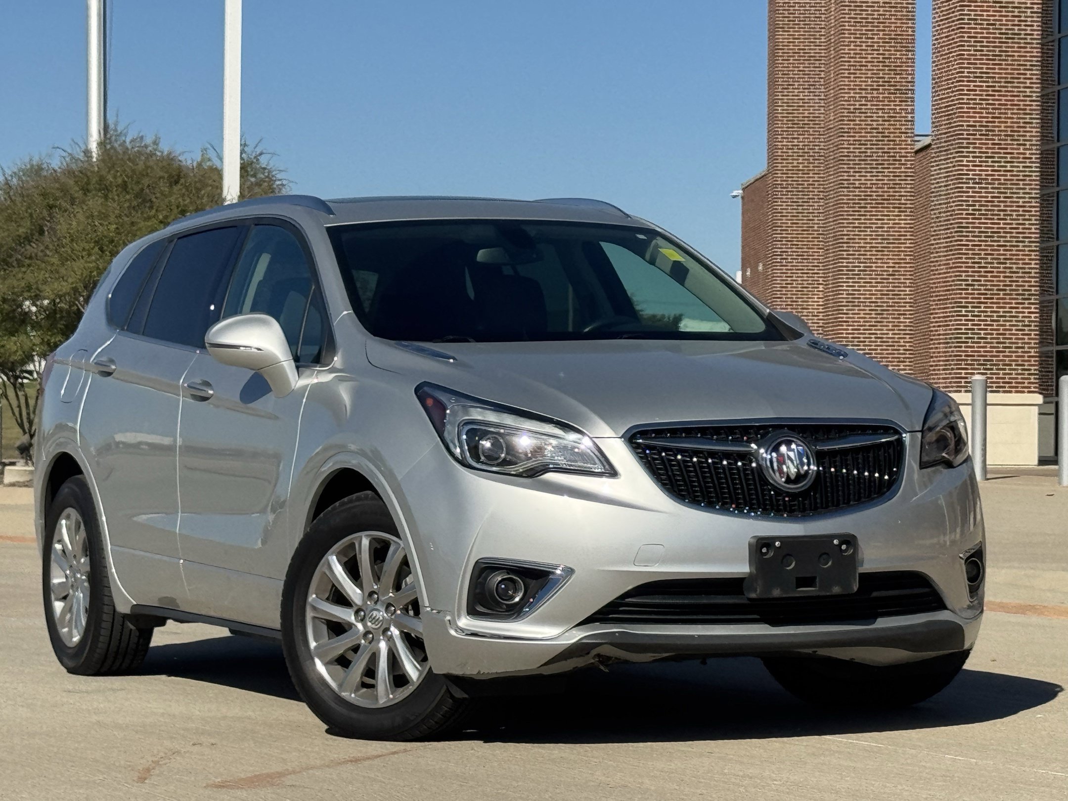 Used 2019 Buick Envision Essence FWD image 2