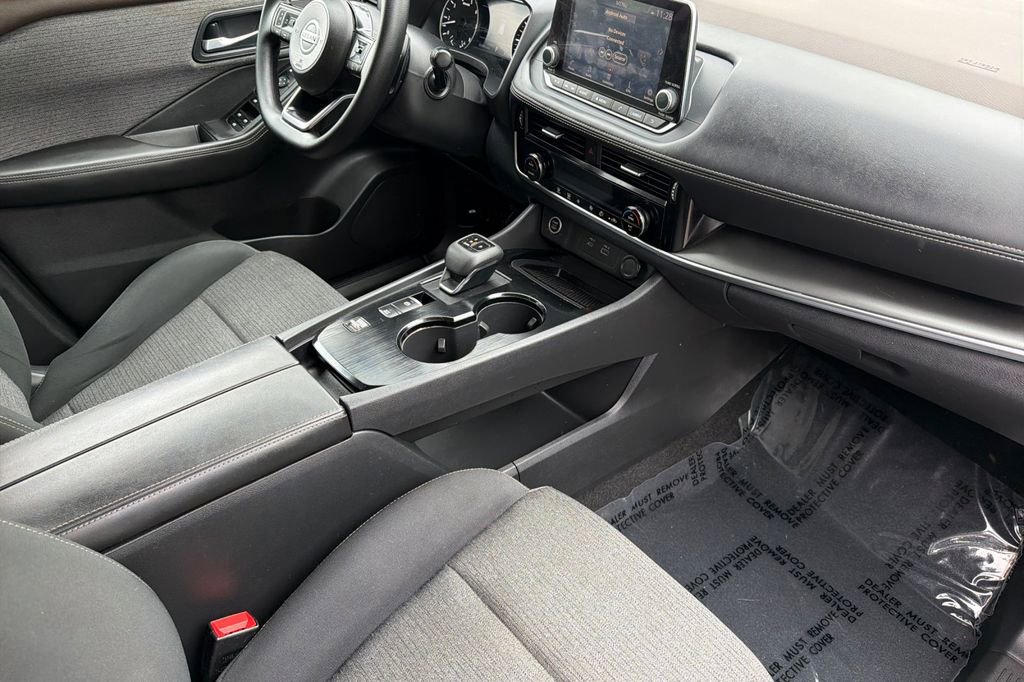 Used 2021 Nissan Rogue SV FWD image 15