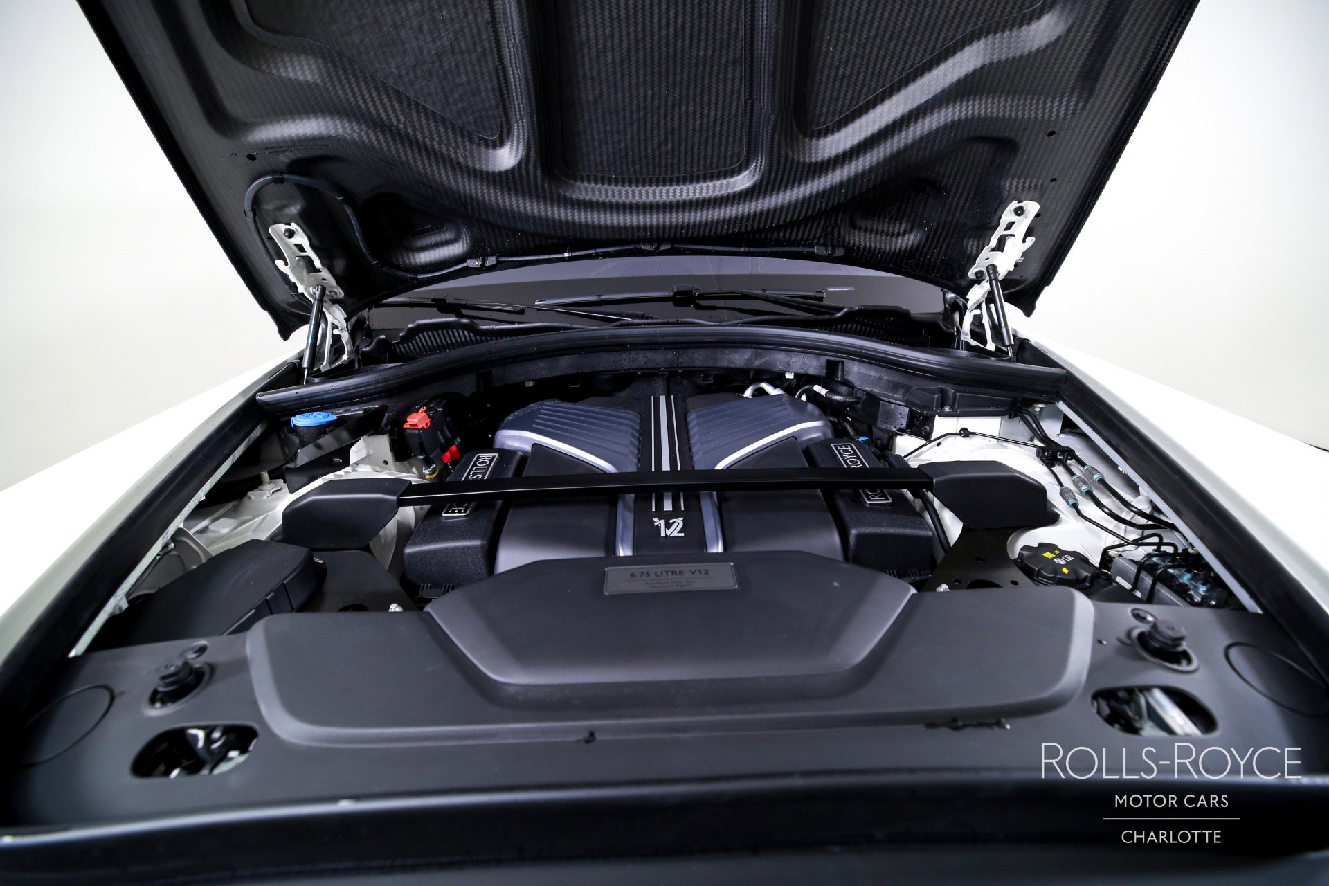 Used 2025 Rolls-Royce Cullinan Black Badge image 39