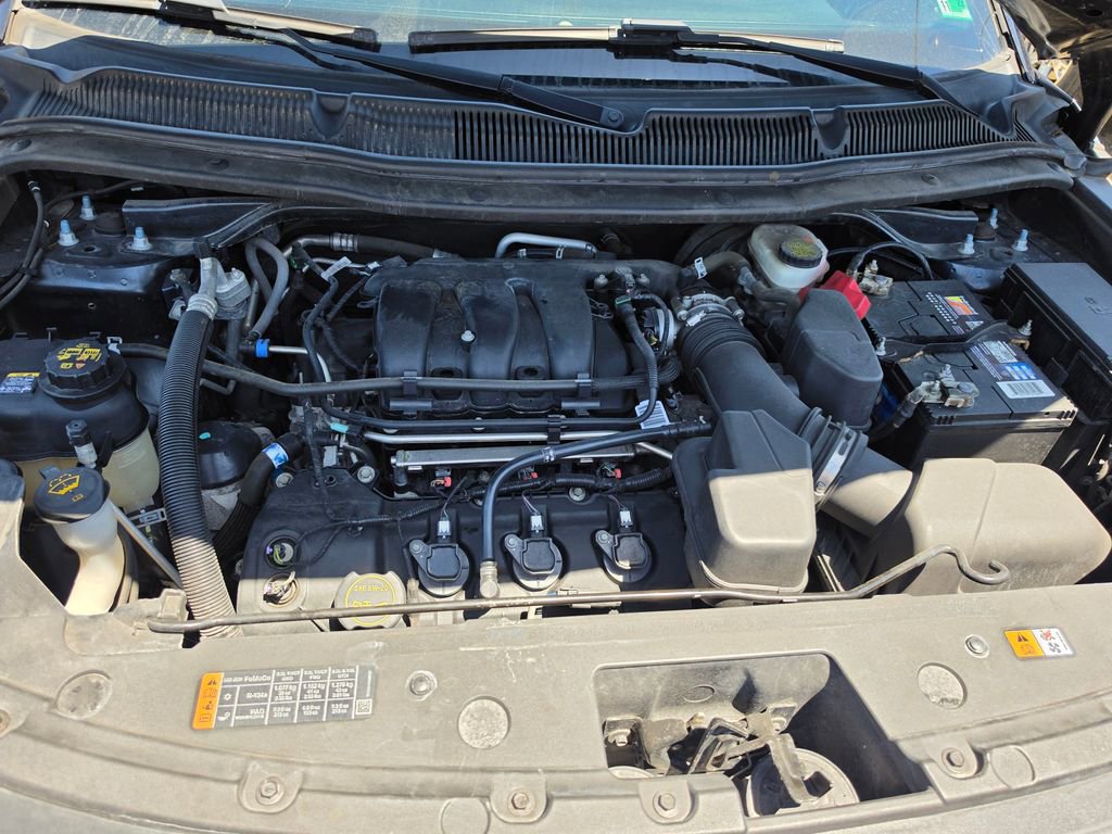 Used 2018 Ford Explorer XLT AWD/4WD image 9