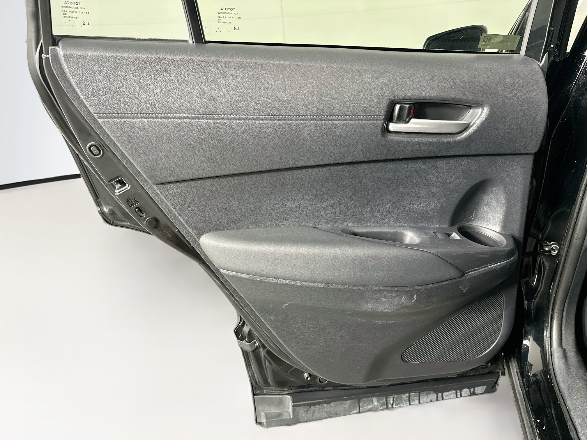 Used 2025 Toyota Corolla Cross XLE FWD image 27