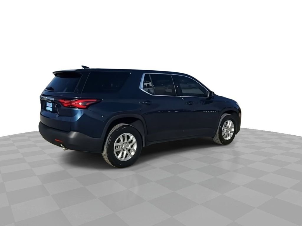 Used 2023 Chevrolet Traverse LS image 8