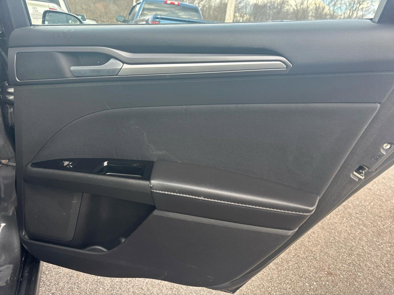 Used 2016 Ford Fusion SE image 9