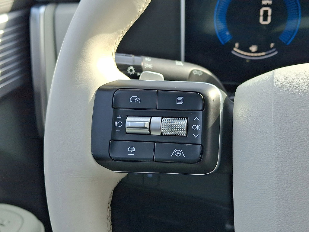 Used 2025 Hyundai Santa Fe SEL image 17
